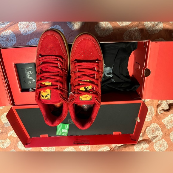 DC shoes Manteca 4 x FIREBALL + Flask Set - Picture 16 of 16